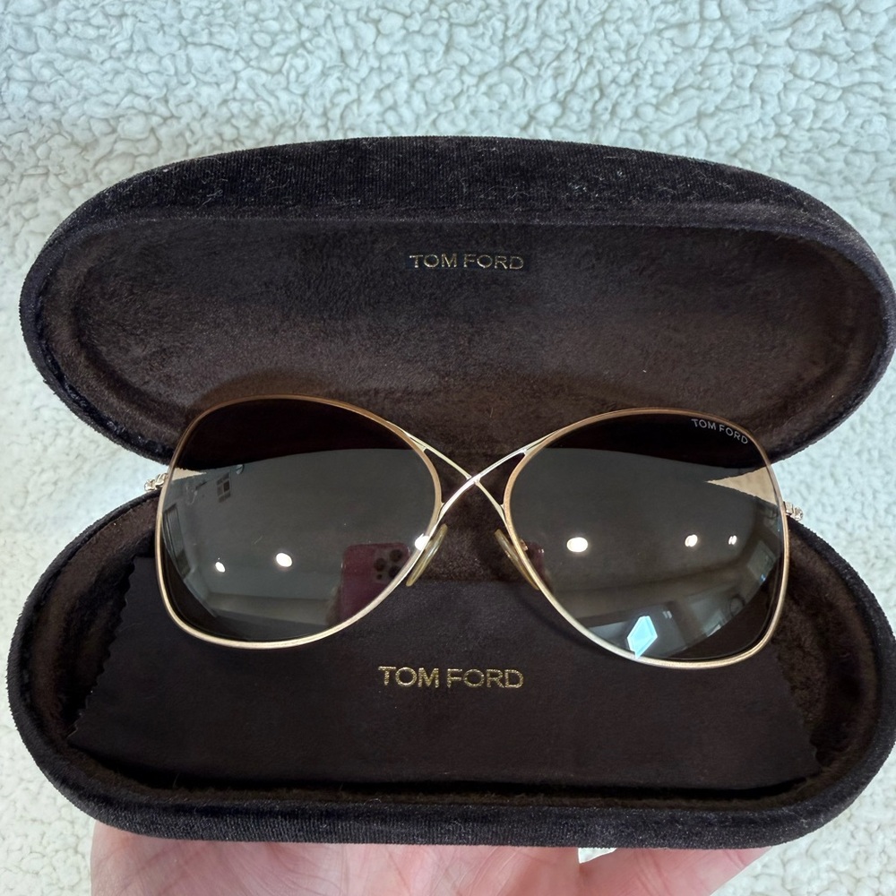 Tom Ford Elegant Gold Sunglasses